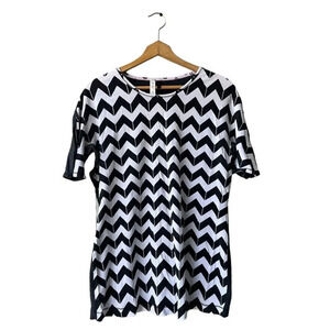 Lululemon Women's Devotion Short Sleeve Tee Arrow Chevron Activewear Yoga Sz 12